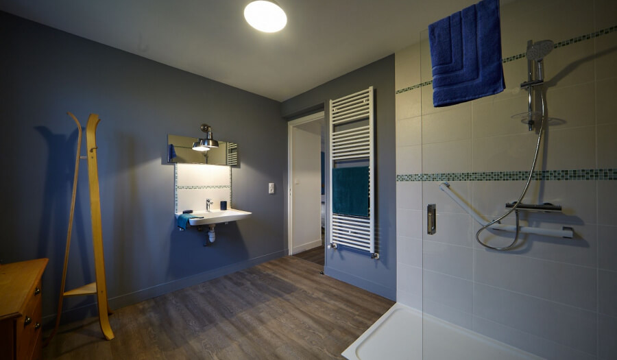 Salle de bain PMR 1